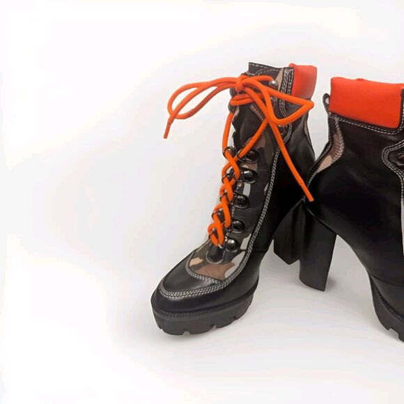 AZALEA WANG MILITARY VIBES CHUNKY HEEL BOOTIE IN CAMO BRAND NWOT WOMEN'S SZ 7 - Picture 4 of 11